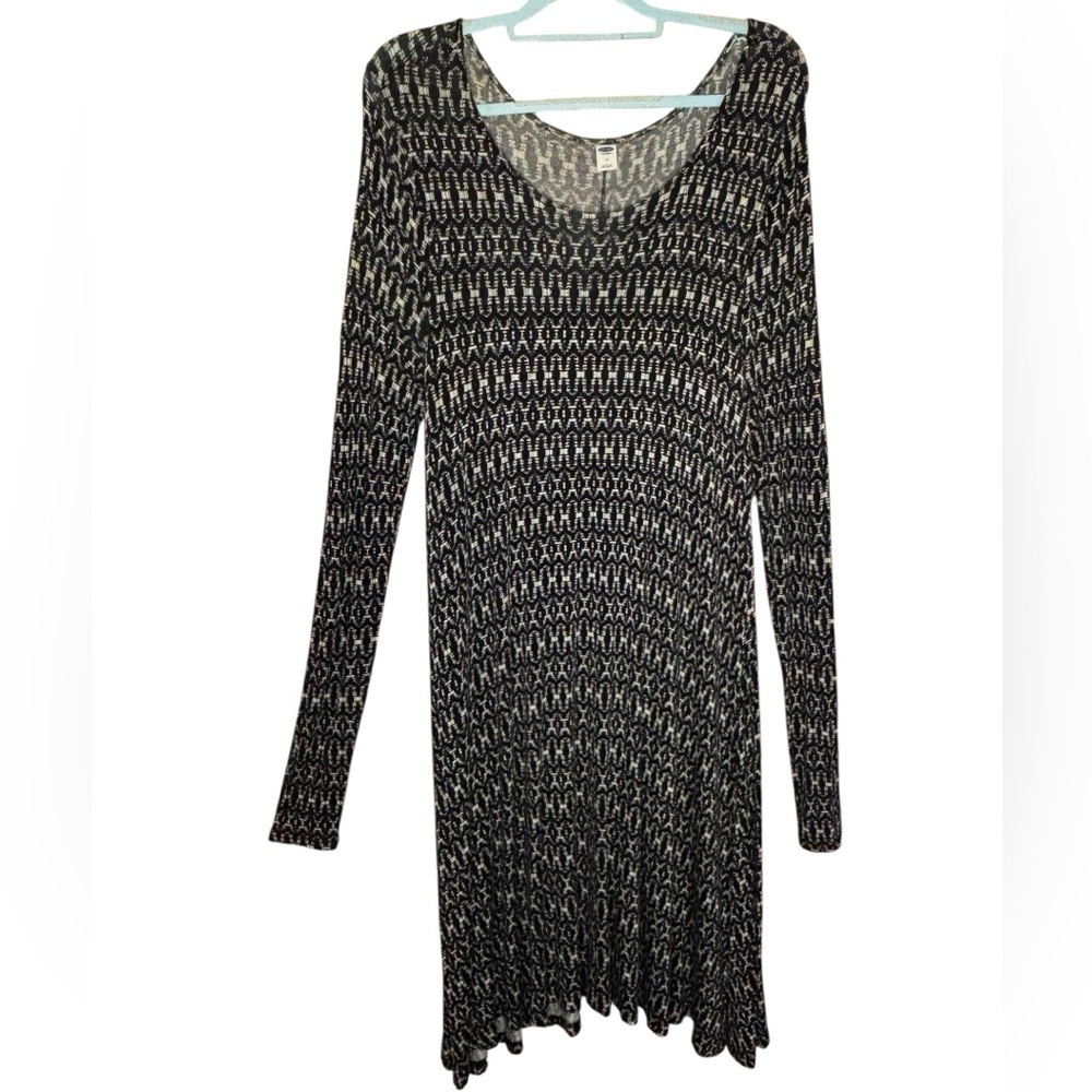 Old Navy Monochrome Rayon Long Sleeve Dress